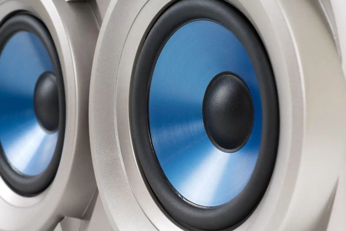 how to pick a good subwoofer