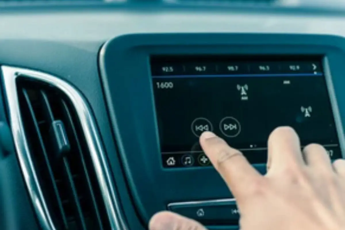 Car Radio Troubleshooting – 3 Diagnostics and Fixing Tips