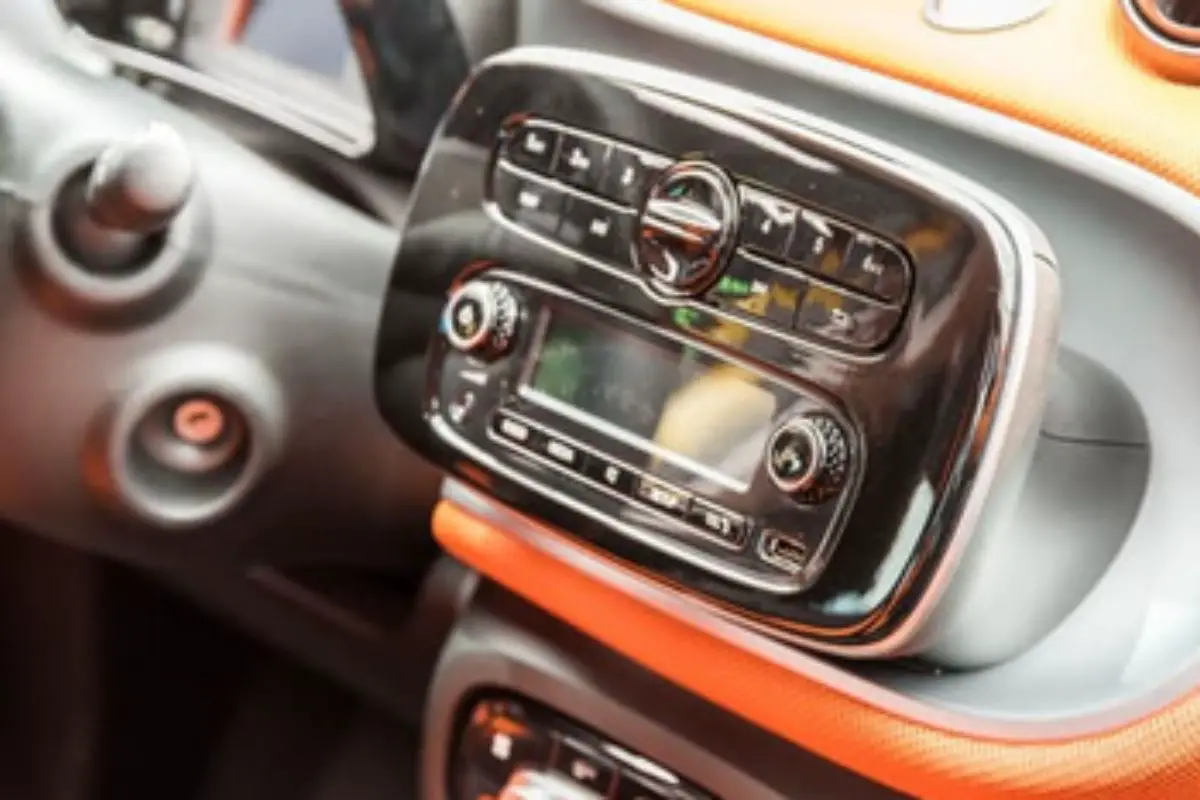 Static in Car Radio: 7 Working Fixes for Crackling and Popping Sounds in Your Car Radio